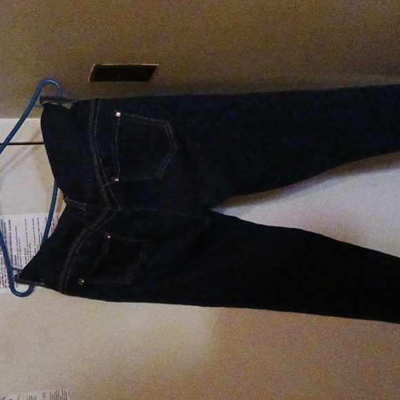 Jeans - Picture 2 of 4